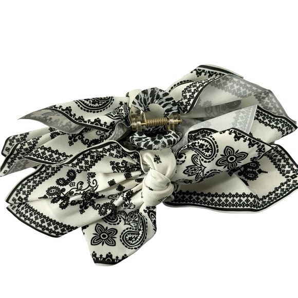 Bandana Bow Hair Claw Clip Black & White Paisley Scarf Bow Hair Accessory - Picture 6 of 8